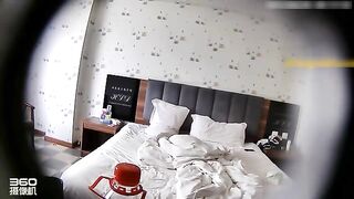 主题酒店TP-文艺范气质美女背着男友偷偷和微信网友开房下部