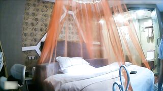 360监控偷拍清纯大二学妹和男友酒店开房啪啪啪