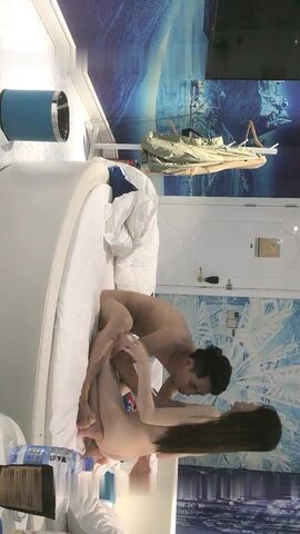 【文轩探花】（第二场）高价外围，肤白如雪，甜美女神，美腿翘臀，温柔配合，激情啪啪真刺激