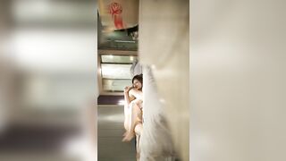 【肌肉佬寻花】第三场第三次约巨乳妹，操哭了，罕见巨乳极品尤物，乳浪翻滚淫荡刺激