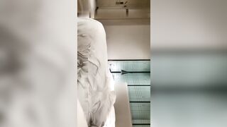 探花路上不停歇，酒店再约高端外围小姐姐，近距离展示后入欲仙欲死表情