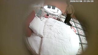 热恋中大学生放暑假不回家3天2对情侣开房激情第2对情侣最激情妹子的白色透明内裤太骚了