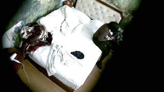 独家私享台钟点房摄像头偷拍小伙和大嫂吃宵夜酒后开房早上醒来缠绵来一炮