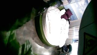 360主题酒店浪漫海景房摄像头偷拍秃顶大叔和肚子微微隆起怀孕不久的少妇偷情四川话对白