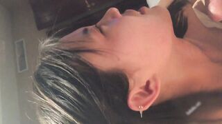 信哥酒店约炮98年的美女幼师粉嫩粉嫩的完美露脸