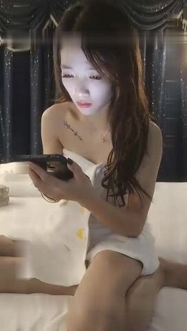 小凌约男人高颜值苗条身材妹子炮友啪啪，跳蛋自慰口交上位骑坐大力猛操