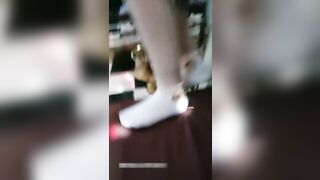 现在的年轻人玩的真疯狂！男友在KTV包房把清纯嫩妹女友给上了 直接无套抽插小嫩逼内射哟 女友主动骑乘操翻天