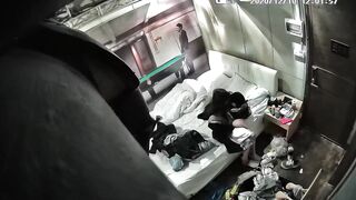 臻品360 ██ 主题酒店电影房偷拍把酒店当家的学生情侣带着睡衣开房做爱