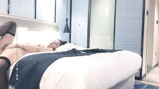 太子探花极品约了个高颜值性感黑裙妹子啪啪，穿上黑丝上位骑乘床边抽插猛操