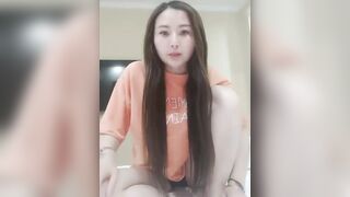 别说话舔我就行美少妇约炮胸毛男开房啪啪，口交舔逼撩起衣服吸奶头，上位骑乘特写猛操大屁股，打桩机快速抽插