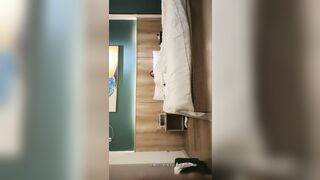 嫖客与小姐的战争，【仔仔探花】，酒店约漂亮苗条小姐姐，俩人一会儿啪啪一会儿吵架，唇枪舌战好精彩，超清1080P修复版