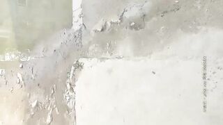 小老弟探鸡窝赌博输了一万多的飞哥把账户的钱全输光了拿着300多现金找小姐说要通过直播回本