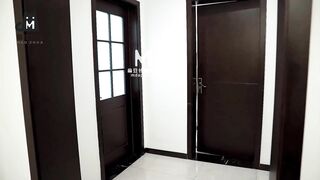 麻豆传媒映画最新出品MMZ004邻家清纯少女-寻小小淫乱本性激情做爱720P高清版