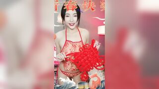 极品豪乳网红女神【谭晓彤】大尺度付费打赏户外遛狗唯美露出私拍流出 翘挺爆乳 这对大灯够玩一宿的了  高清720P版