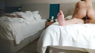 91李公子新秀老哥上门甜美妹子，洗完澡开操翘起屁股舔弄，上位骑乘大屁股上下套弄，抬腿侧入大力猛操