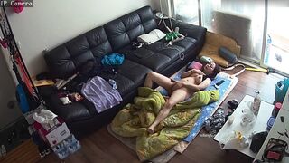 《破解家庭摄像头》几个家里没有男人空虚寂寞冷的骚妇用手自慰个个手法娴熟