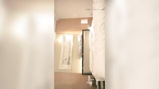 【情感导师李寻欢工号8】酒店开房约外围，老相好极品小萝莉来客串，蜂腰翘臀粉嫩美乳，暧昧氛围下妩媚动人