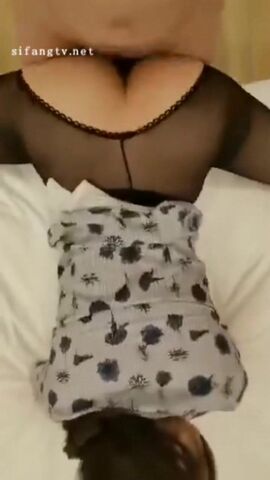 【网曝门事件】超靓东航空姐韩X和男友性爱私拍流出 制服女神翘丰臀抽插后入 黑牛大屌双插浪叫 高清720P版