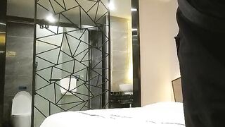 翻车大王伟哥足疗按摩会所撩良家少妇女技师宾馆开房啪啪2000元拿下的少妇