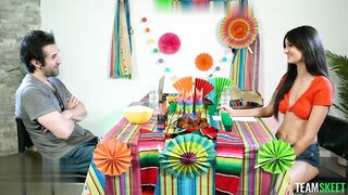 Eliza Ibarra - Hot wings amp Spicy things 050521