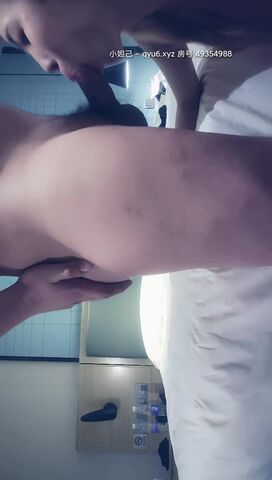 【赵总寻欢】，风骚小少妇，口交特写舔得好认真，骚穴盖脸求舔，赵总威猛残暴式啪啪精彩无限