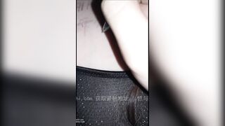 高颜值人妻就在家门外初次被老公以外的人内射