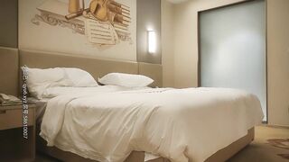 【麻花免费视频】【文轩探花】，杭州外围，2800一炮徒弟上场，苗条美腿清纯风，啪啪暴插视觉盛宴不可错过