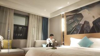 【麻花免费视频】强少爷探花新人老哥约了个黑衣纹身少妇啪啪，近距离拍摄口交上位骑坐抽插猛操