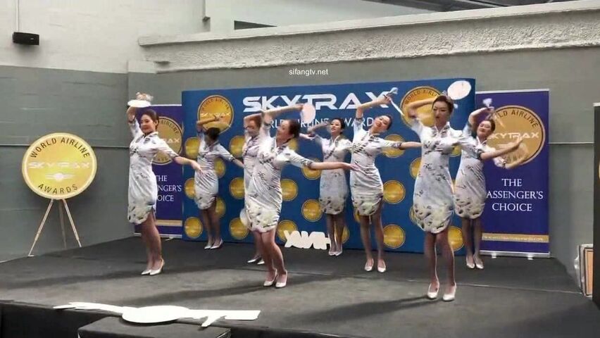 【麻花免费视频】【稀缺航空】2021最新@空姐兼职约炮 飞机上厕所丝袜诱惑Vol.2》高级空姐VIP群内流出 旗袍黑丝 白嫩美乳风情万种