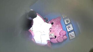 【麻花免费视频】在公司日久生情的年轻男女相约主题宾馆嗨皮急不可耐衣服不脱眼镜骚妹就津津有味的吃起肉棒地板肏到床上哭腔呻吟刺激