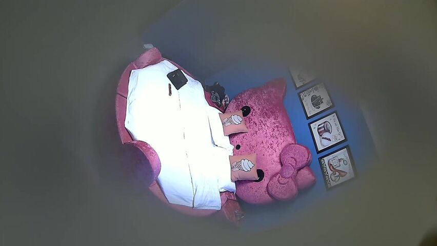 【麻花免费视频】在公司日久生情的年轻男女相约主题宾馆嗨皮急不可耐衣服不脱眼镜骚妹就津津有味的吃起肉棒地板肏到床上哭腔呻吟刺激