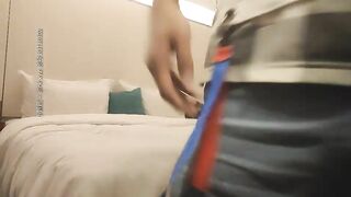 【麻花免费视频】屌哥灬辛选探花绿衣少妇，让穿上吊带情趣装，舔奶摸逼掰穴抽插猛操上位骑坐