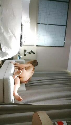 【麻花免费视频】【91沈公子】，23岁大胸女神今夜相会，长腿翘臀高抬，沙发啪啪看乳浪滚滚，手法专业娇喘呻吟干高潮