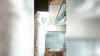 【麻花免费视频】【山鸡优选探花】，一脸幽怨的外围小姐姐，舔腿抠穴撩拨开心，一对极品美乳，又白又大又翘，佳人如此不能辜负