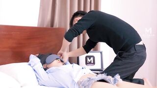 【麻花免费视频】【超推荐❤️会尊享】麻豆传媒正统新作MD143-兄弟的清純女友被我迷晕后干到高潮 最强新人苏畅 高清720P原版首发