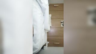 【麻花免费视频】大屌哥丶寻欢花臂纹身大奶美少妇，撩起衣服露奶子，舔屌口交翘起大屁股，后入撞击抬腿侧入猛操