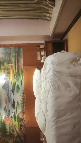 【麻花免费视频】小马丶寻花黑色长裙外围妹舌吻调情，一顿摸搞得妹纸好热，拉着手翘起屁股后入，操的妹纸啊啊直叫