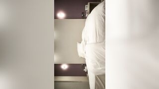 【麻花免费视频】橙先生探花新晋老哥约黑裙少妇，服务周到舔背乳推，口硬张开双腿抽插猛操，扶着屁股后入大力撞击