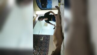 【麻花免费视频】翔哥足疗探店搞足疗少妇，全套服务舔背口交，脱掉制服掰穴揉搓，近距离特写张开双腿，进出抽插大屁股