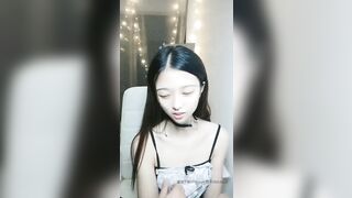 【麻花免费视频】萌妹妹长相清纯甜美妹子自摸啪啪，脱光光椅子上掰穴特写抽插后入猛操