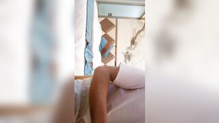 【麻花免费视频】赏花悦目1新晋老哥约妹牛仔裤美女，深喉口交上位骑乘抽插，抱着屁股上下套弄，扶着小腰后入猛操撞击