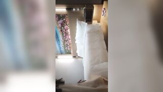 【麻花免费视频】酒店爆操之前做模特刚改行做援交的性感美女,各种爆插干完后男说：你果然是很少做,下面好紧啊!