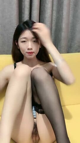 【麻花免费视频】小甜宝丝袜美腿牛仔露逼淫穴呻吟