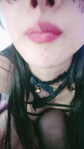 【麻花免费视频】水水很甜直播黑丝给狼友细看美穴