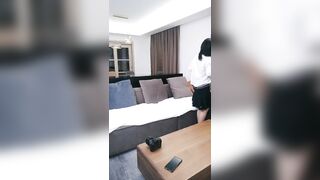 【麻花免费视频】护士小妹被操自拍过程上瘾骑坐高潮01