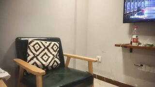 【麻花免费视频】无情的屌大圈外围女神空姐兼职粉嫩的逼逼02