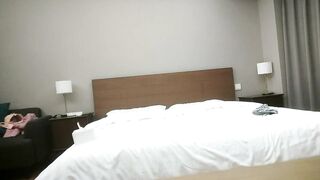 【麻花免费视频】无情的屌探花佳作不断外围女神深夜来伴01