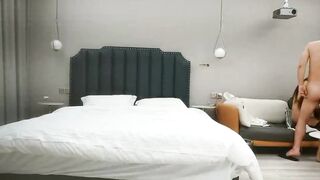 【麻花免费视频】无情的屌探花外围场白虎女神狂舔粉嫩小穴01