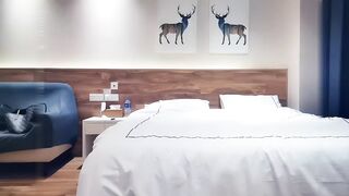 【麻花免费视频】肉肉身材吸奶摸逼调情掰穴舔逼快速抽插01