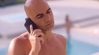 【麻花免费视频】埃米莉勾引她室友的土豪老爸给予非常大的赞美